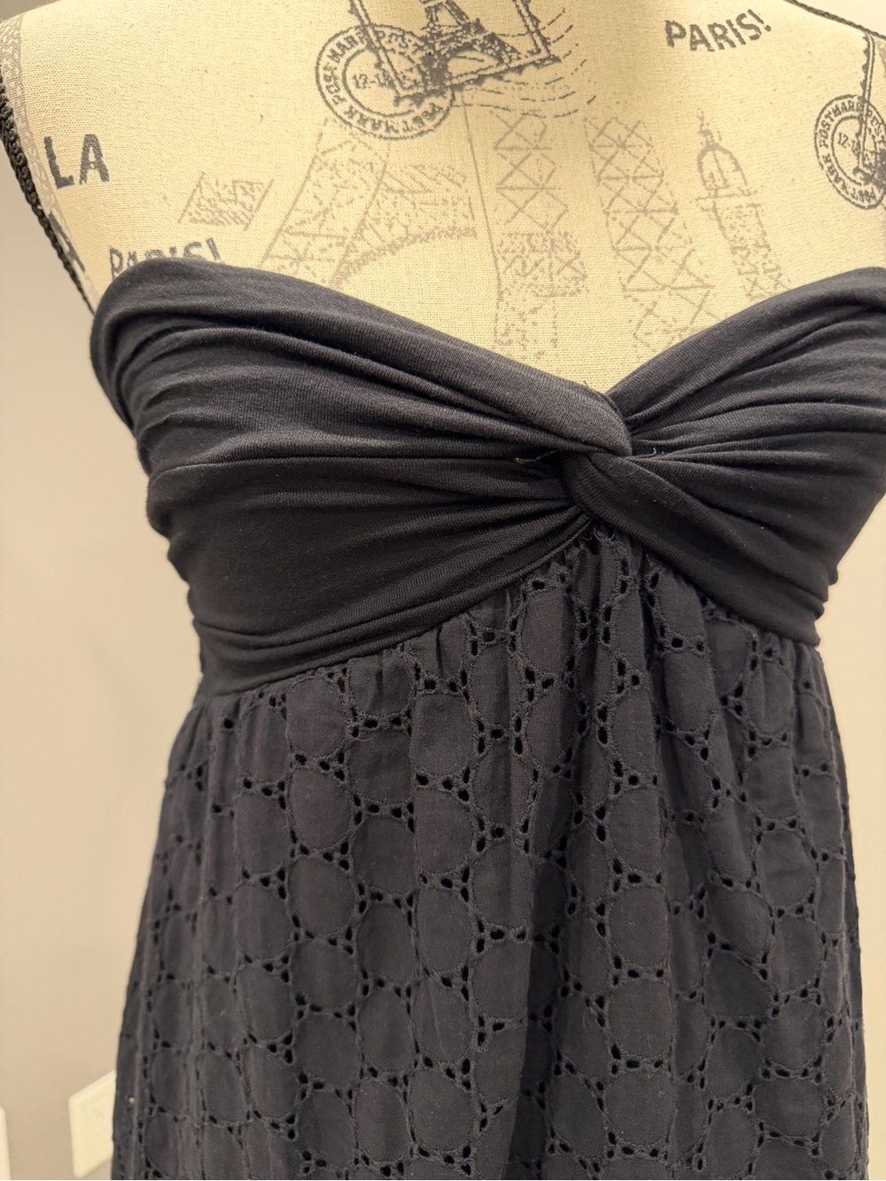 Forever 21 Black Strapless Eyelet Empire Dress - Picture 2 of 16